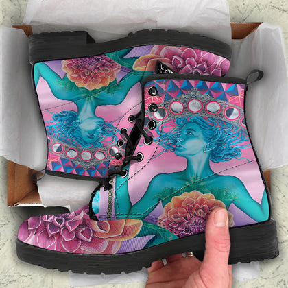 The Gate of Knowledge - Women's Leather Boots