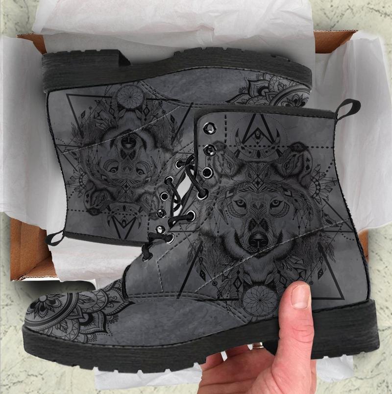 Dark Gray Wolf